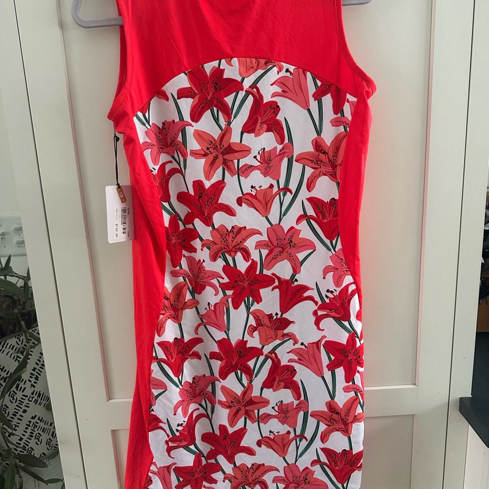 Tail Red Floral Sleeveless Dress - Picture 4 of 7
